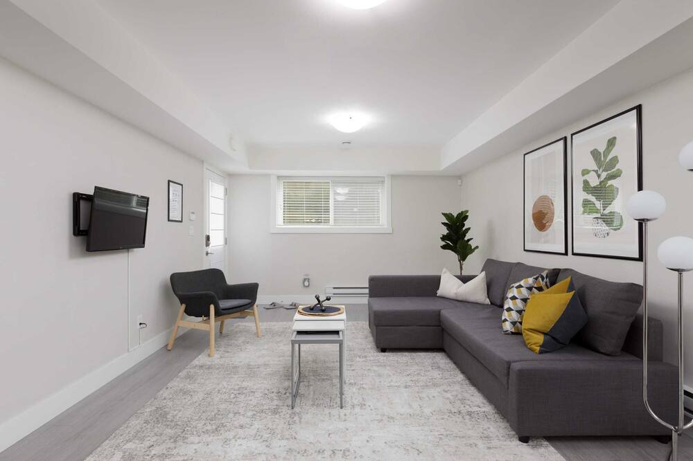 Photo of Livingroom in Lynn Valley