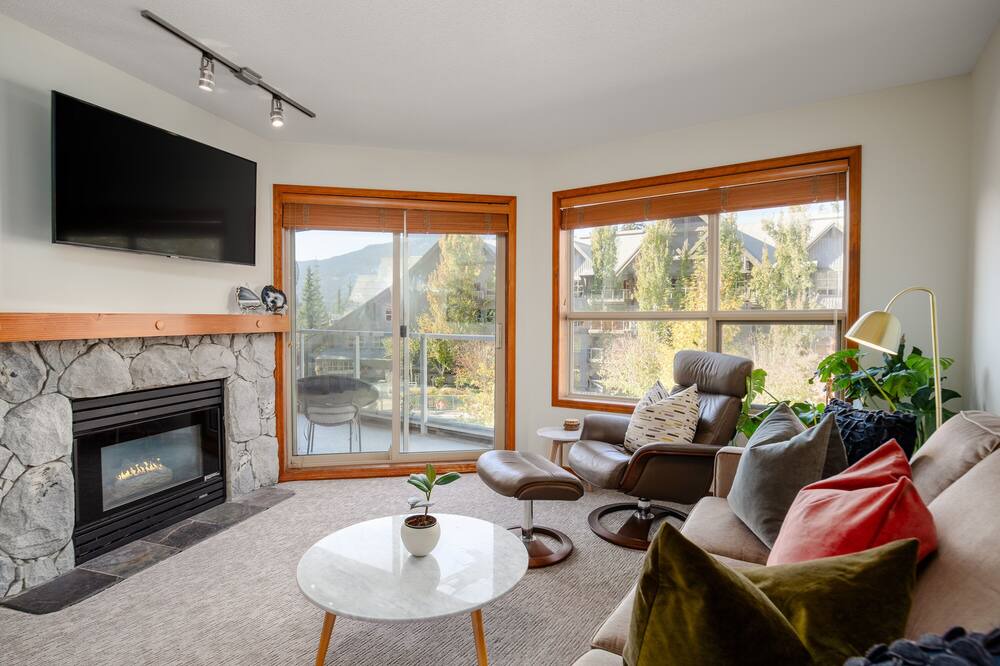 Photo of Livingroom in Upper Village