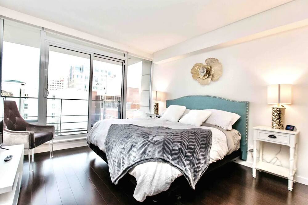 Photo of Bedroom in James Bay