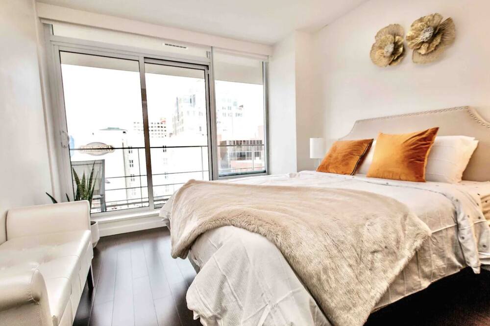 Photo of Bedroom in James Bay