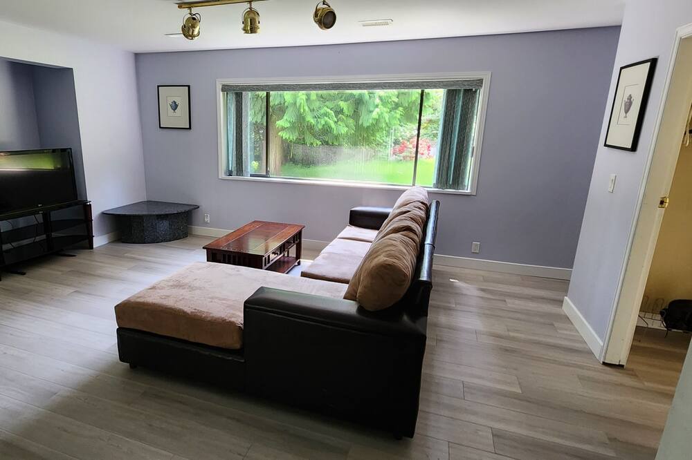 Photo of Livingroom in Gibsons