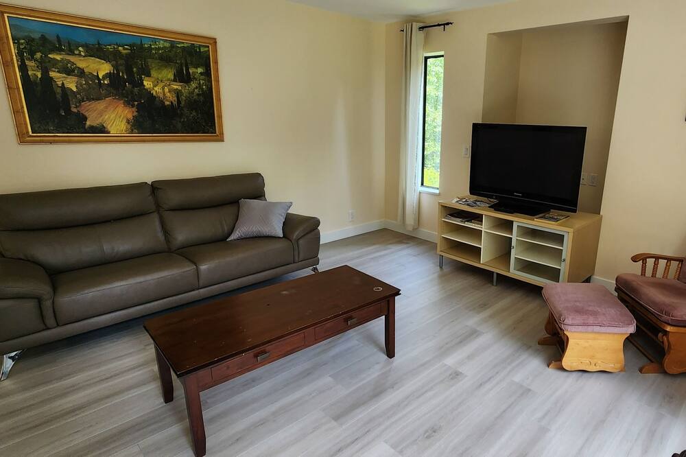 Photo of Livingroom in Gibsons