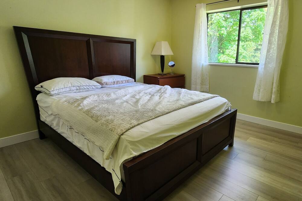 Photo of Bedroom in Gibsons