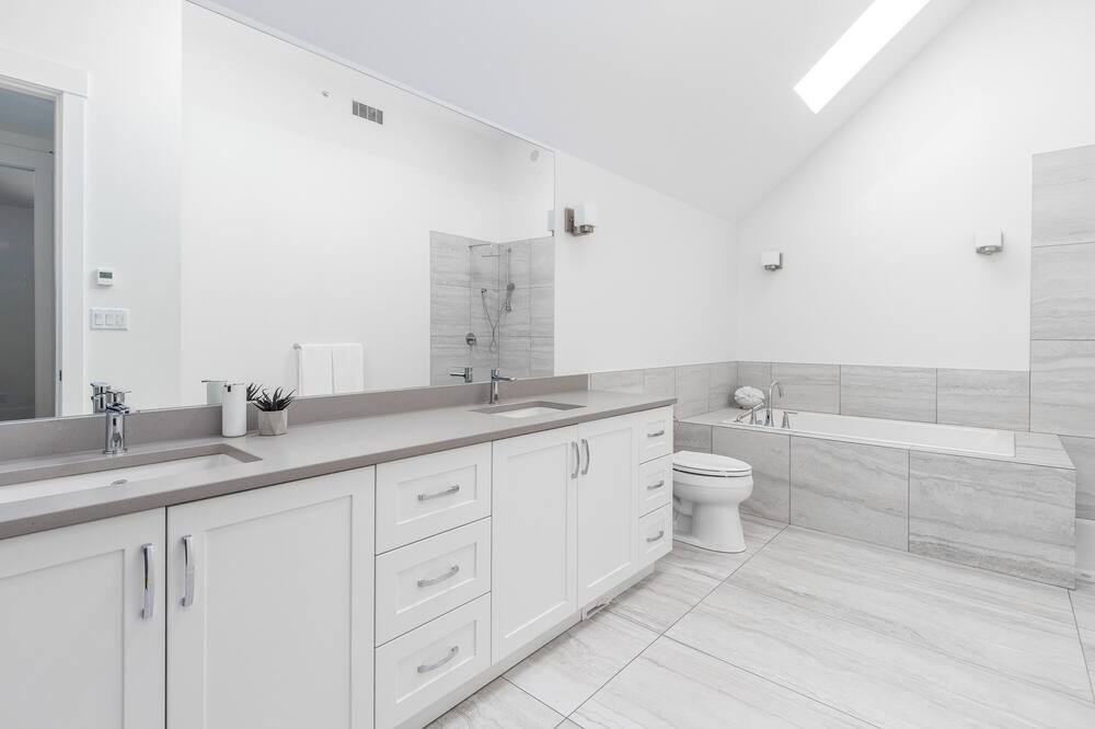 Photo of Bathroom in Brackendale