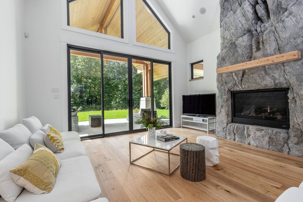 Photo of Livingroom in Brackendale
