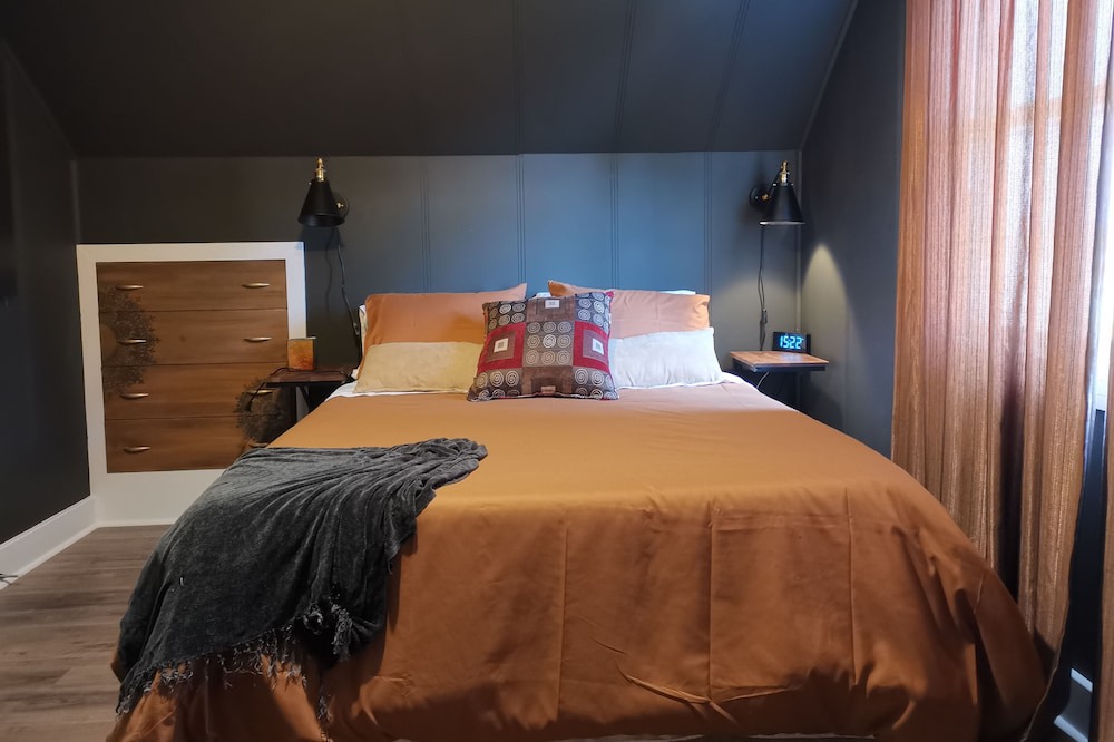 Photo of Bedroom in Smooth Rock Falls