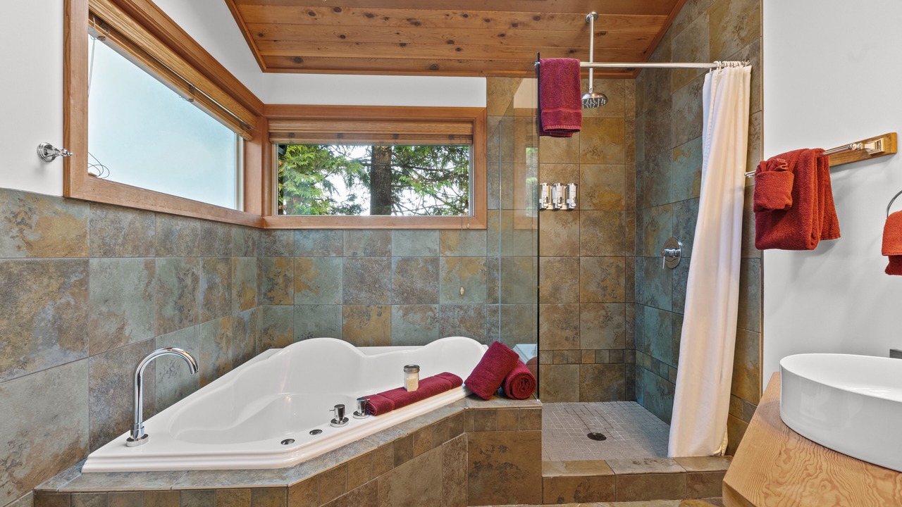 Photo of Bathroom in Ucluelet