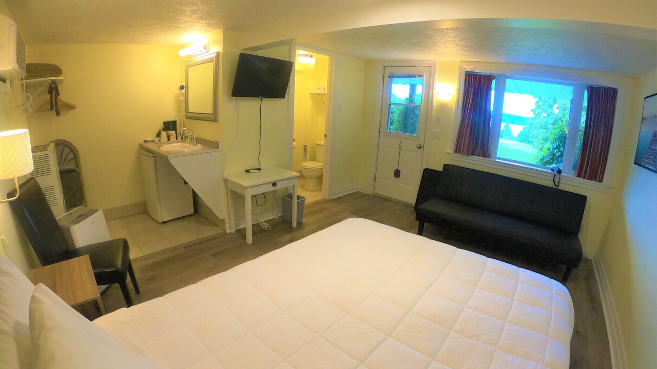 Photo of Bedroom in Wiarton