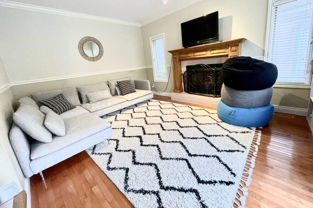 Photo of Livingroom in Central Okanagan