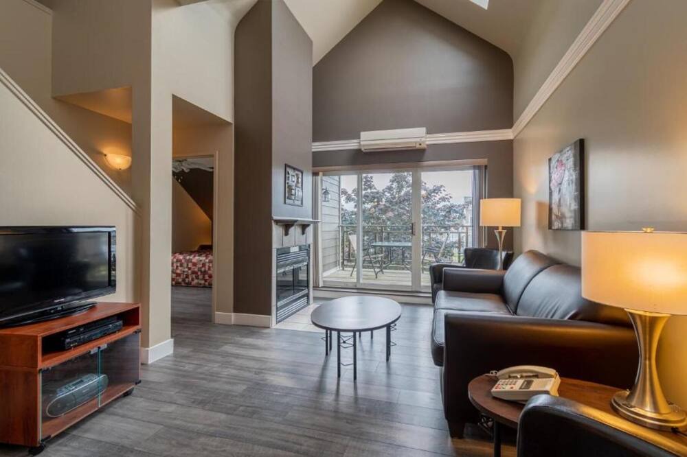 Photo of Livingroom in East Kootenay
