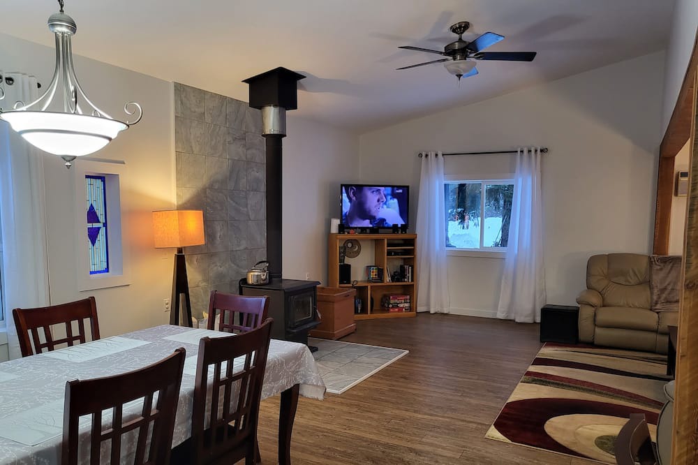 Photo of Livingroom in Blind Bay