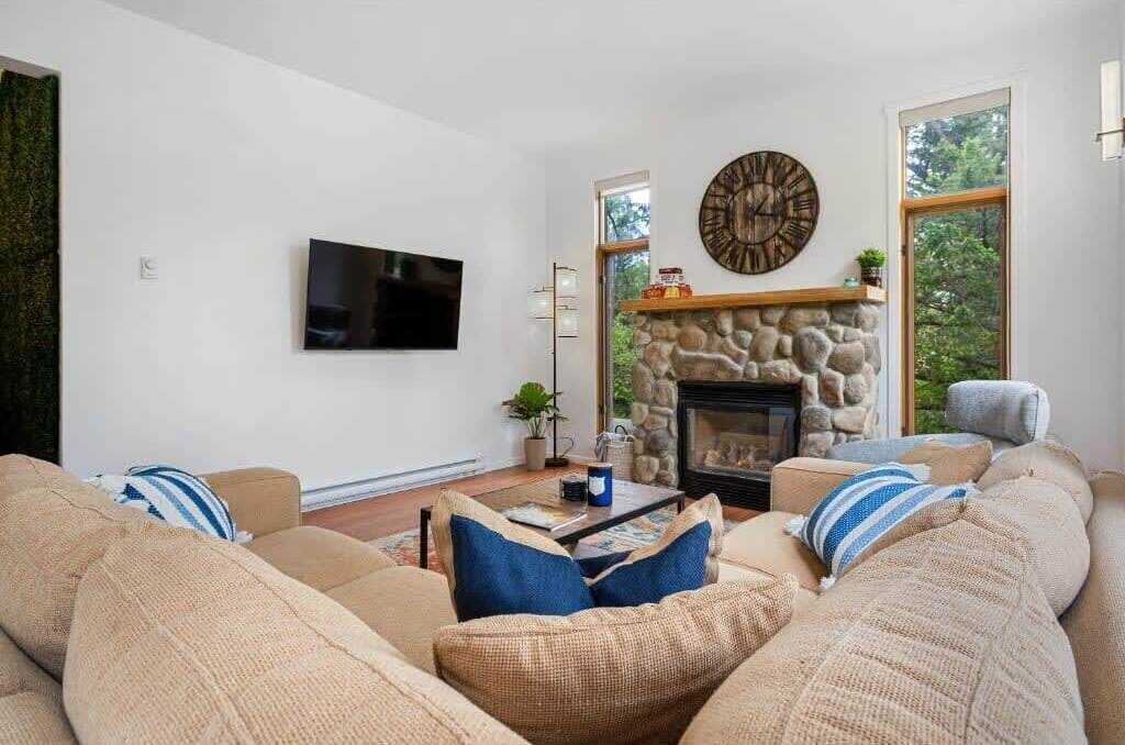 Photo of Livingroom in Invermere