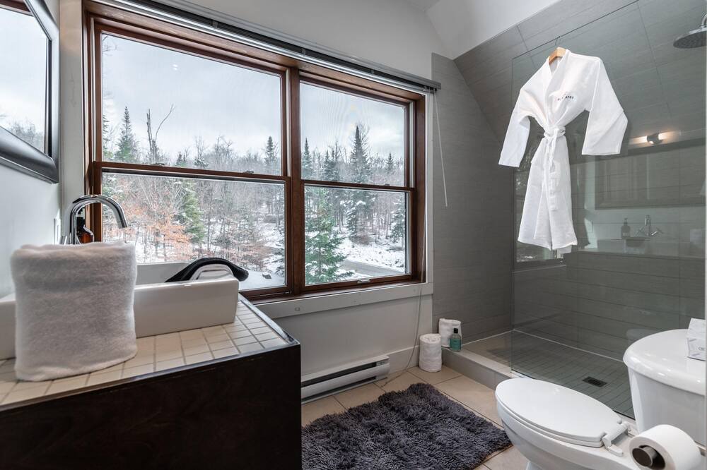 Photo of Bathroom in Lac Superieur Village