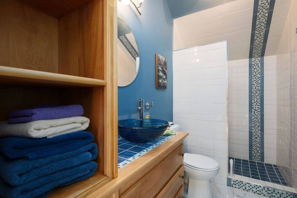 Photo of Bathroom in Pincourt