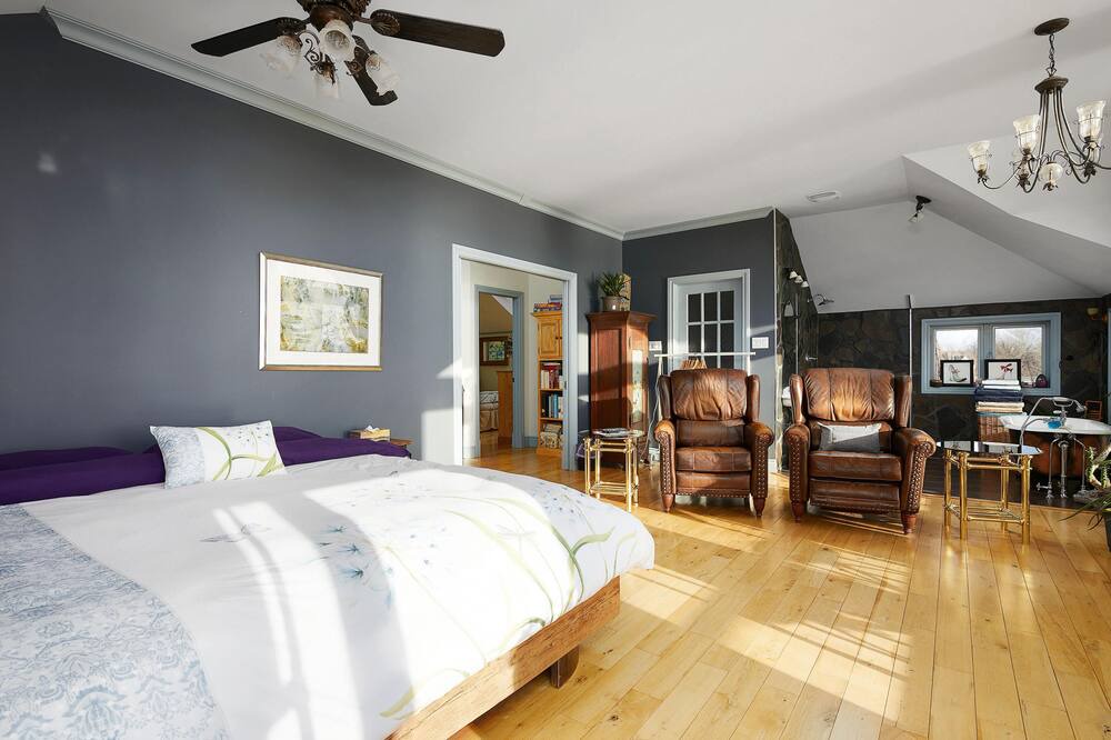 Photo of Bedroom in Pincourt