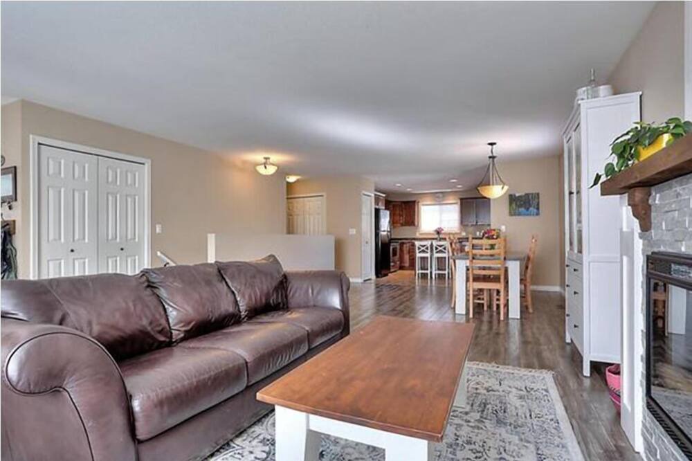 Photo of Livingroom in Central Okanagan