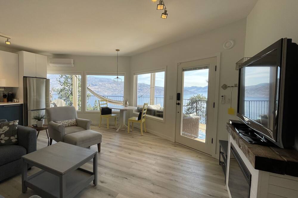 Photo of Livingroom in Central Okanagan
