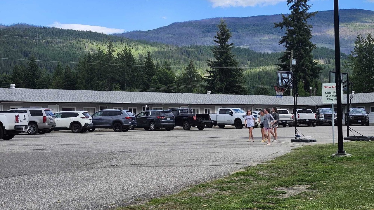 Photo of Others in Sicamous