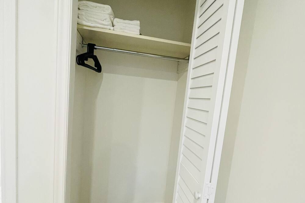 Photo of Bedroom in Lakeview