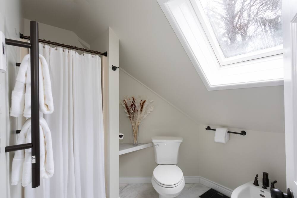 Photo of Bathroom in Whistler Cay Estates
