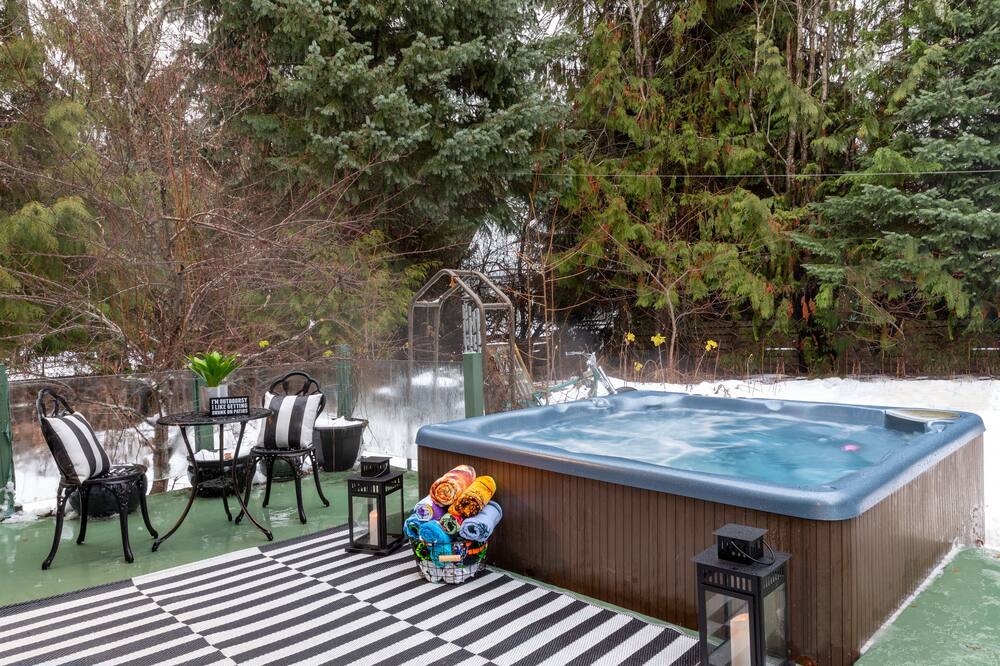 Photo of Others in Whistler Cay Estates