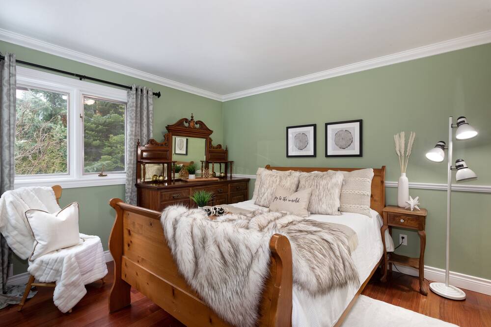 Photo of Bedroom in Whistler Cay Estates