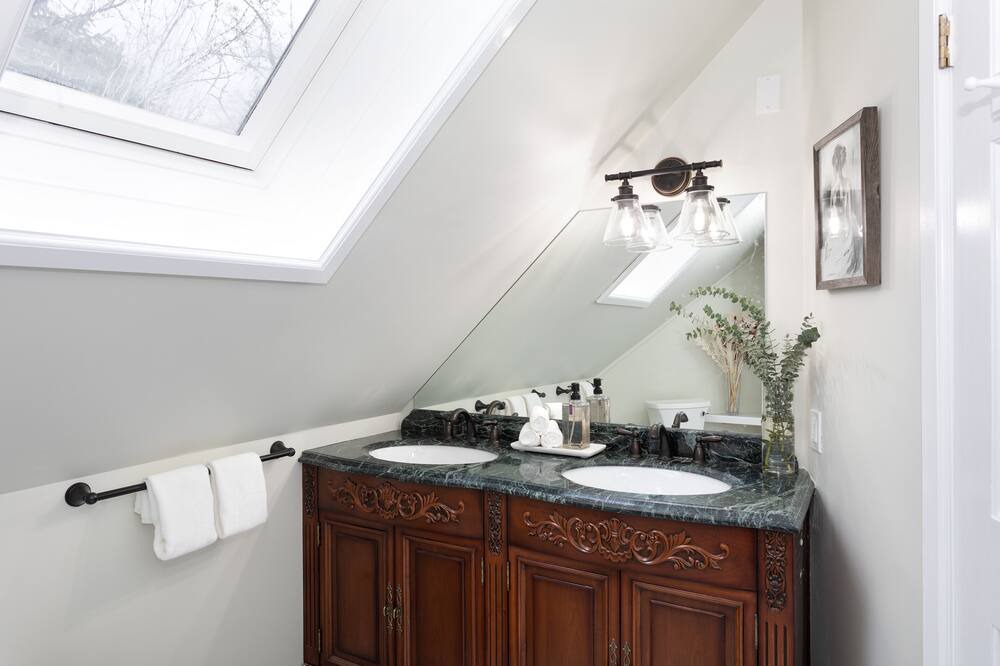 Photo of Bathroom in Whistler Cay Estates
