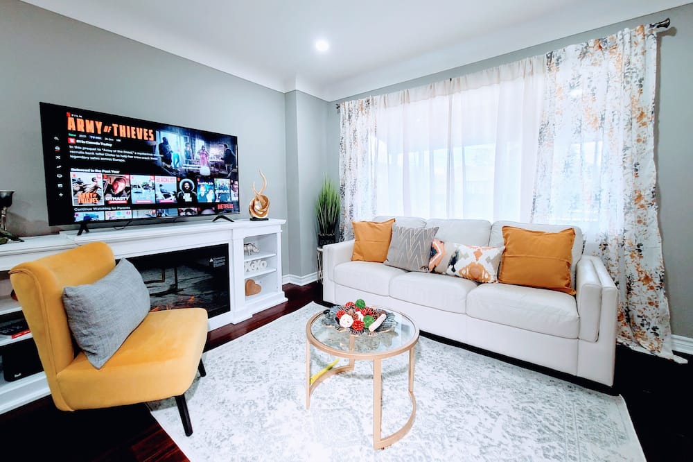 Photo of Livingroom in Hamilton