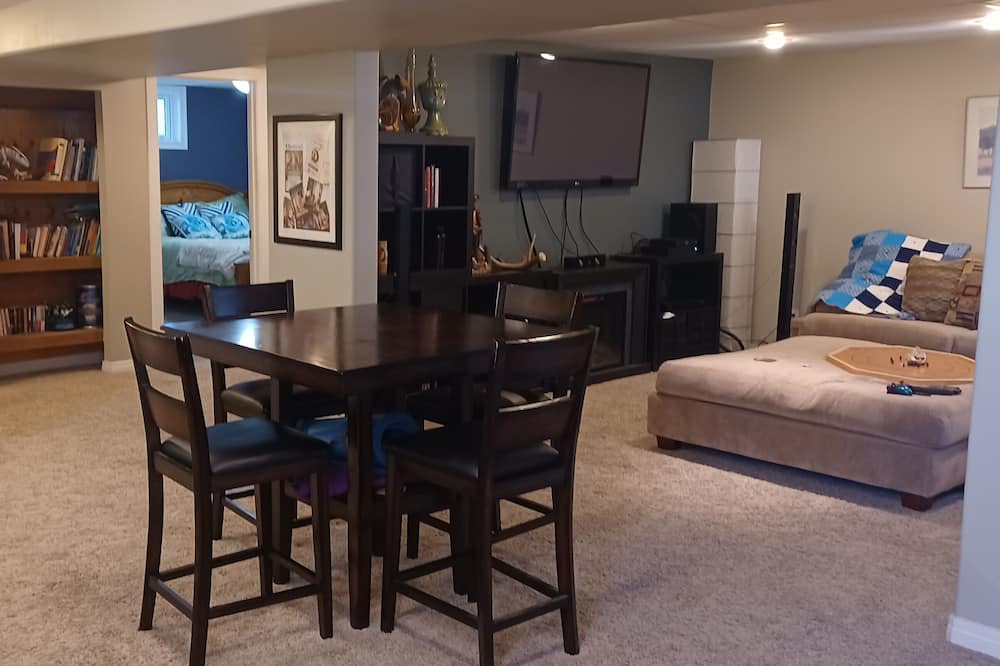 Photo of Livingroom in Daysland