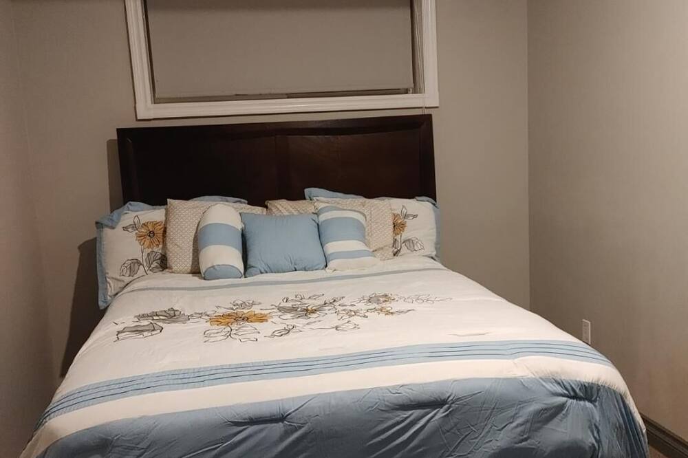 Photo of Bedroom in Evanston
