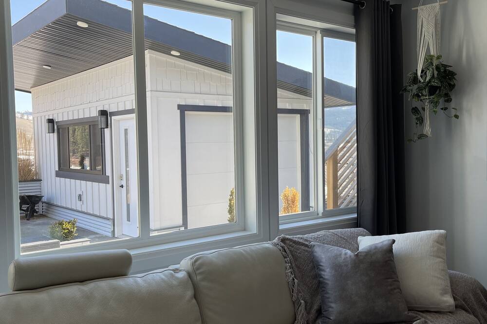 Photo of Livingroom in Central Okanagan