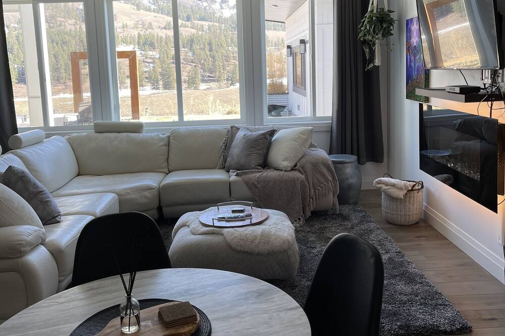Photo of Livingroom in Central Okanagan