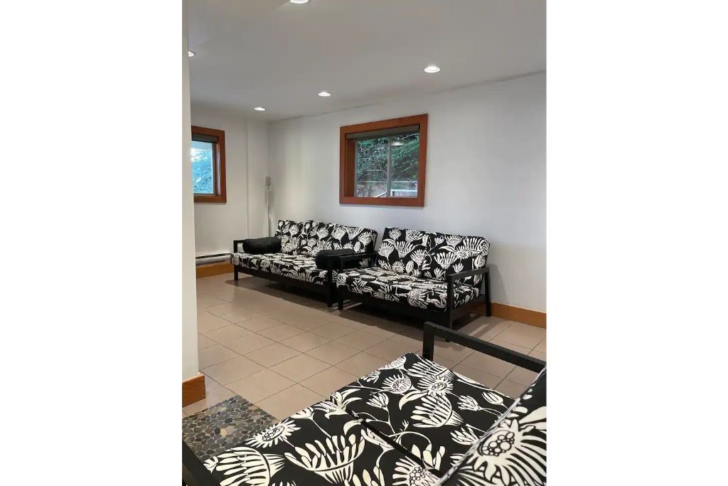 Photo of Livingroom in Juan de Fuca Electoral Area