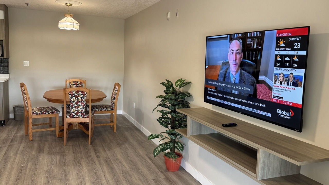 Photo of Livingroom in Leduc