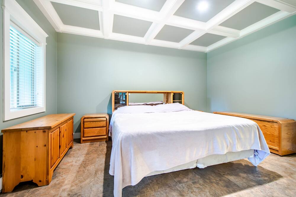 Photo of Bedroom in Yale
