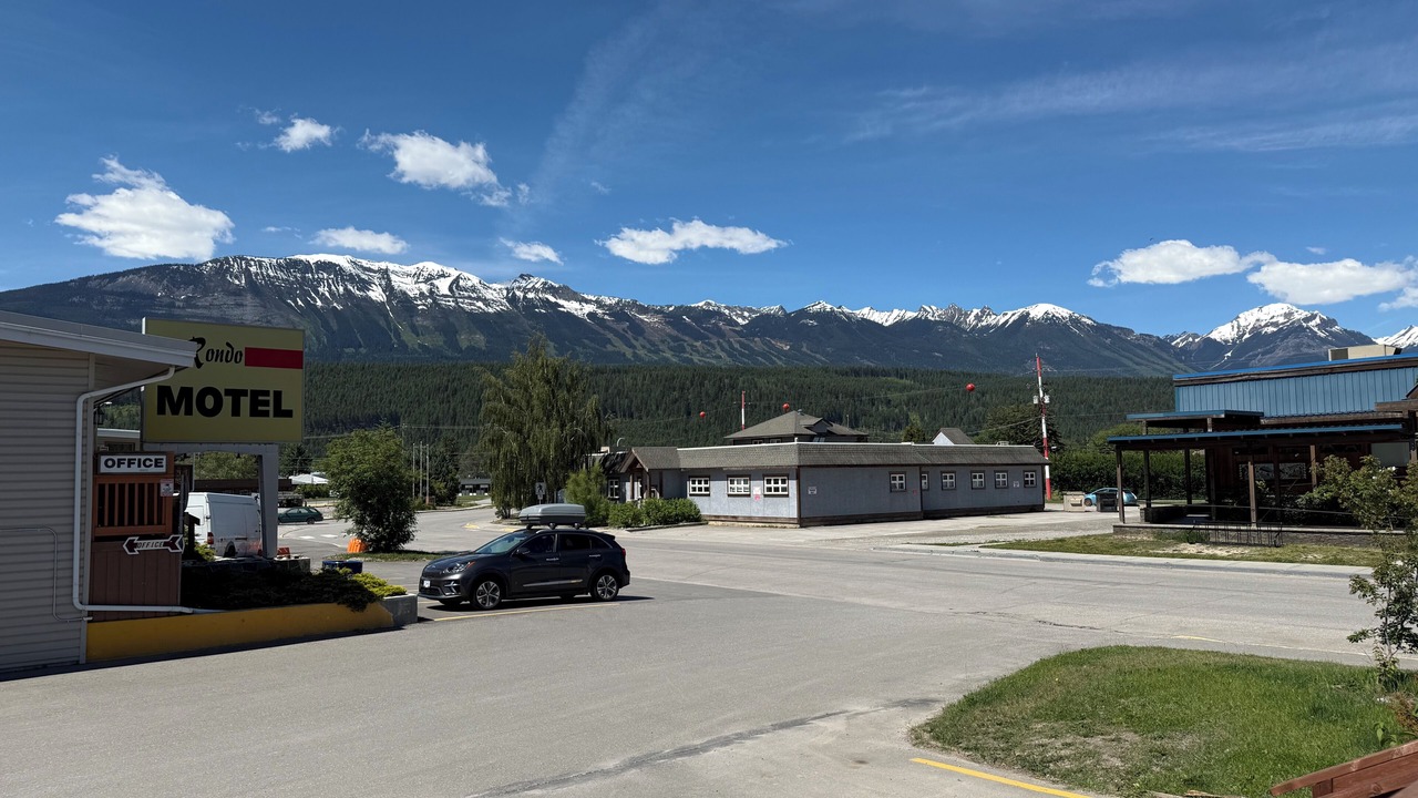 Photo of Outdoor in Golden
