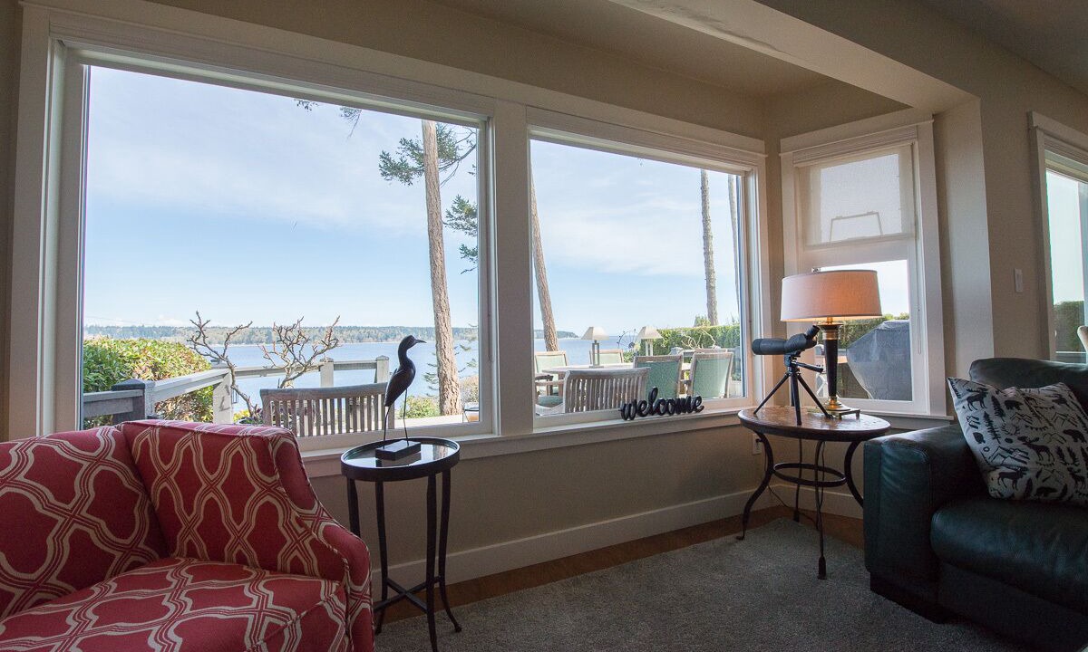 Photo of Livingroom in Campbell River
