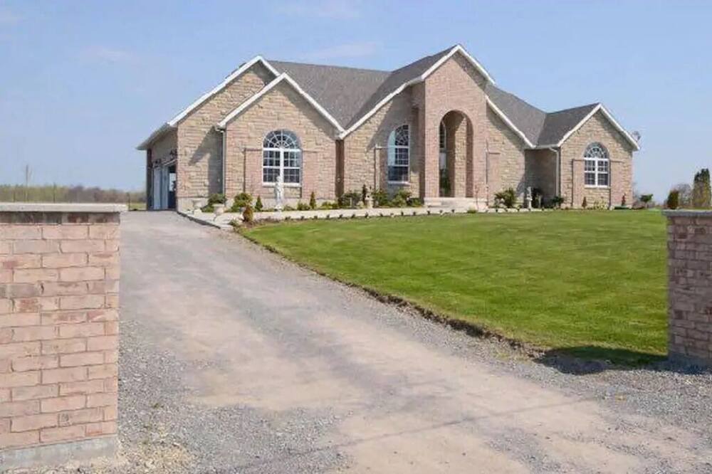 Photo of Outdoor in Carrying Place