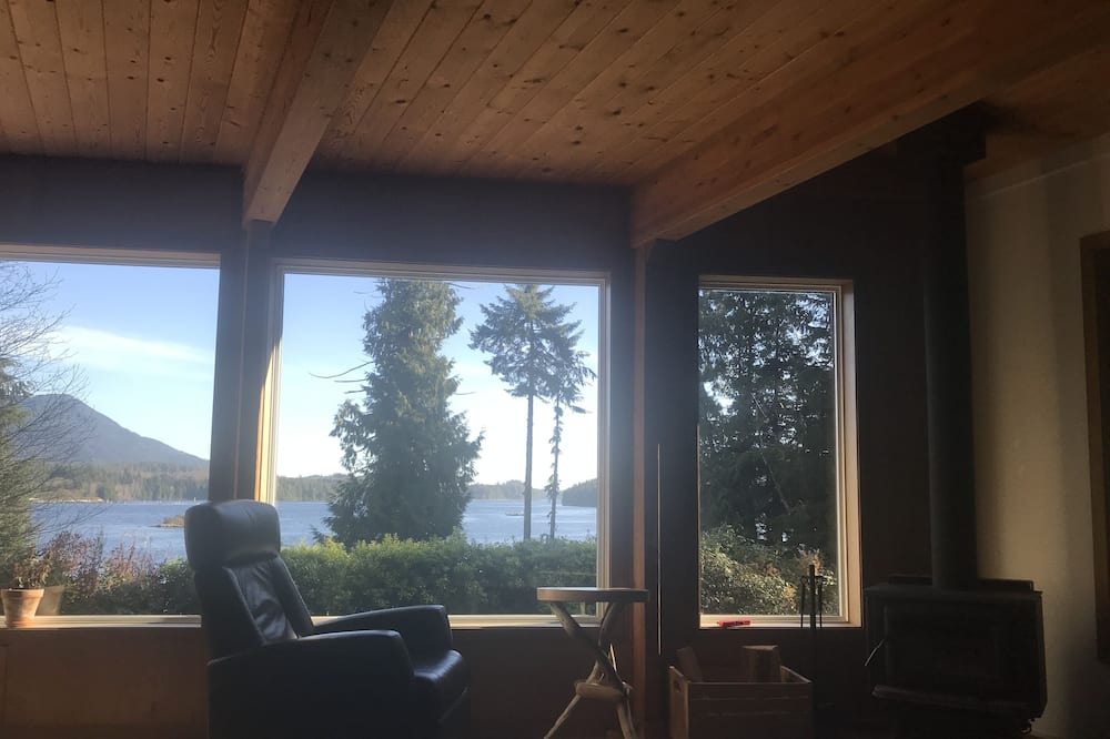 Photo of Livingroom in Ucluelet