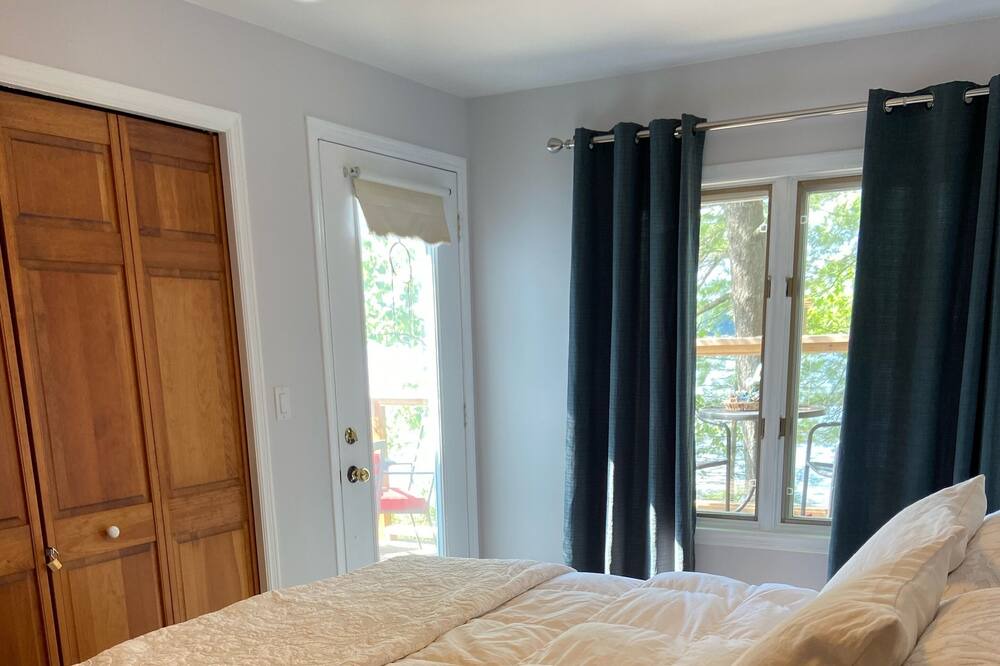 Photo of Bedroom in Muskoka Lakes