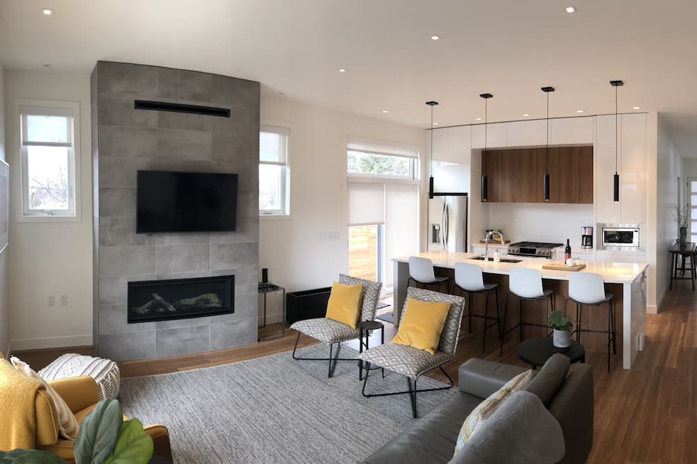 Photo of Livingroom in Okanagan-Similkameen