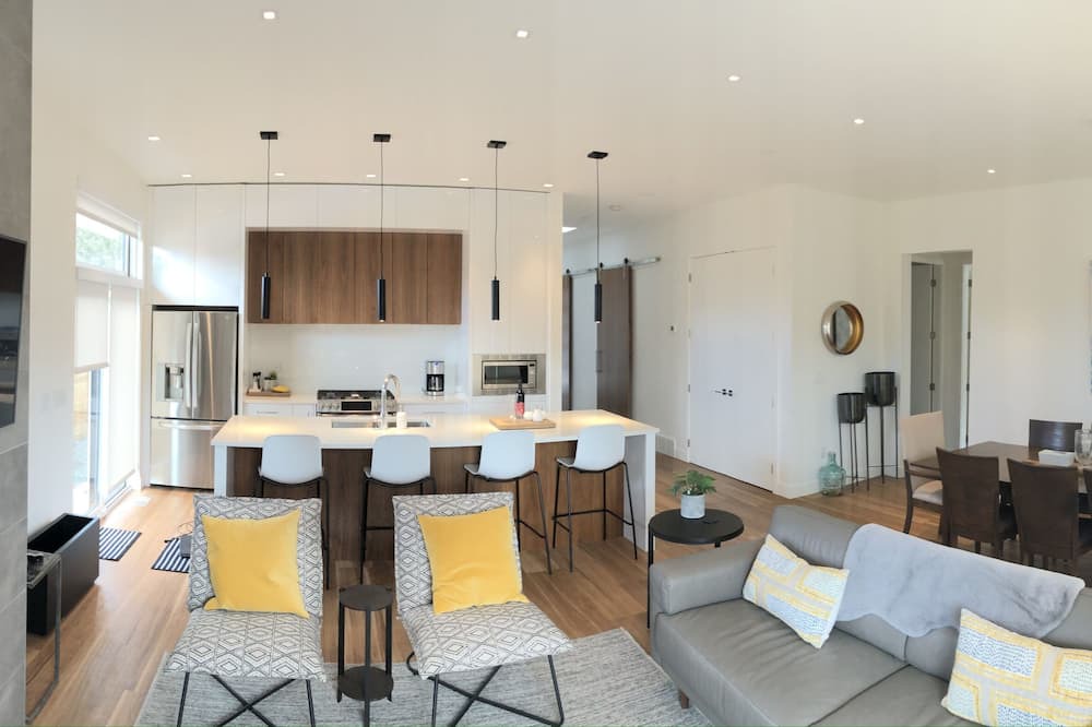 Photo of Livingroom in Okanagan-Similkameen