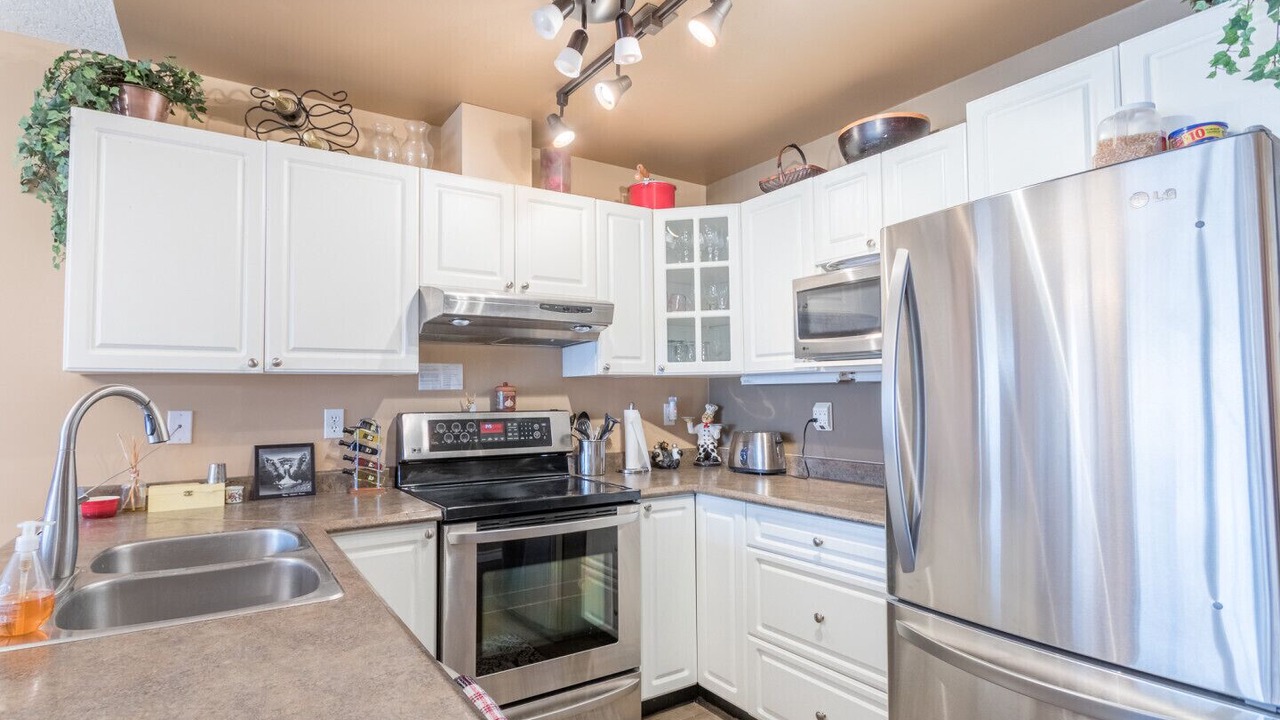 Photo of Kitchen in Courtenay