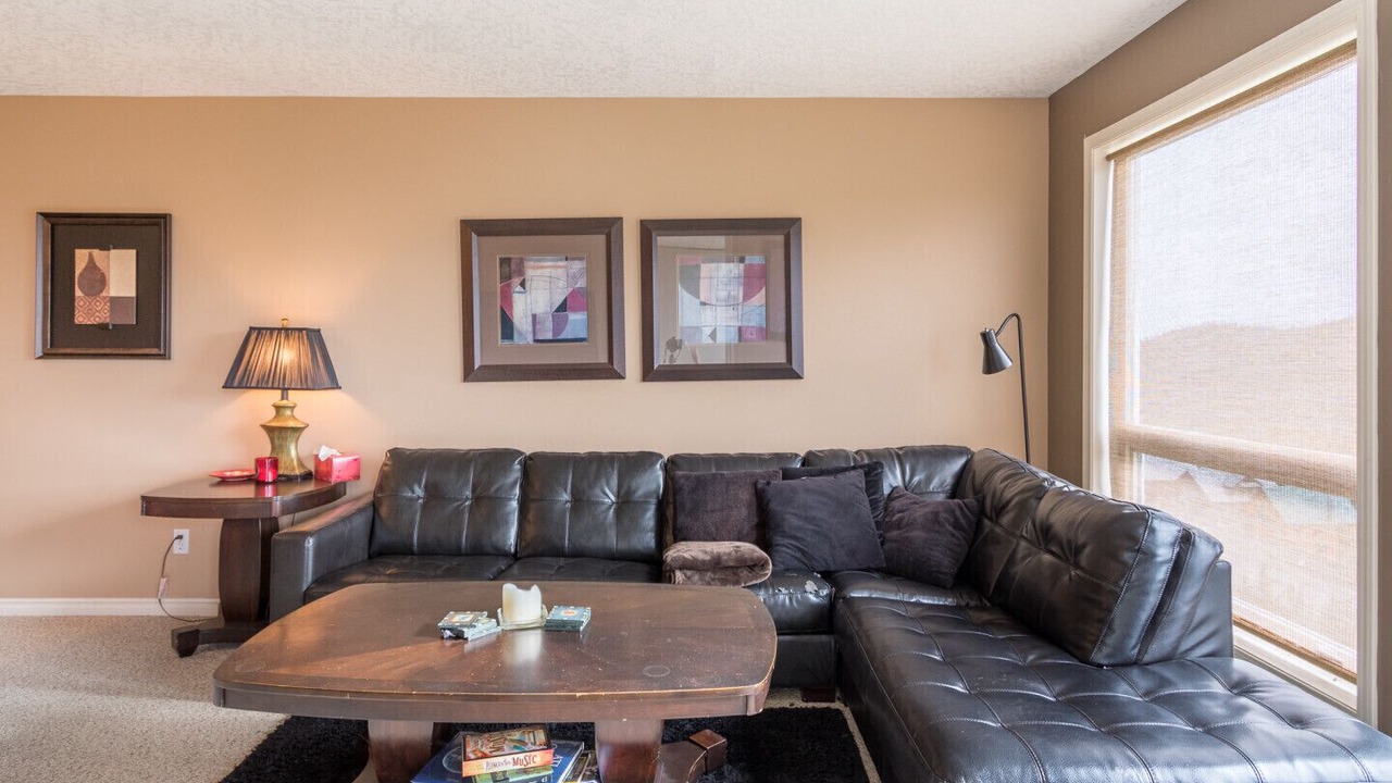 Photo of Livingroom in Courtenay