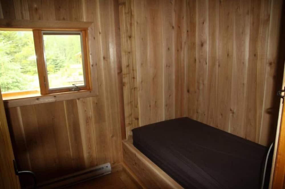 Photo of Bedroom in Moricetown