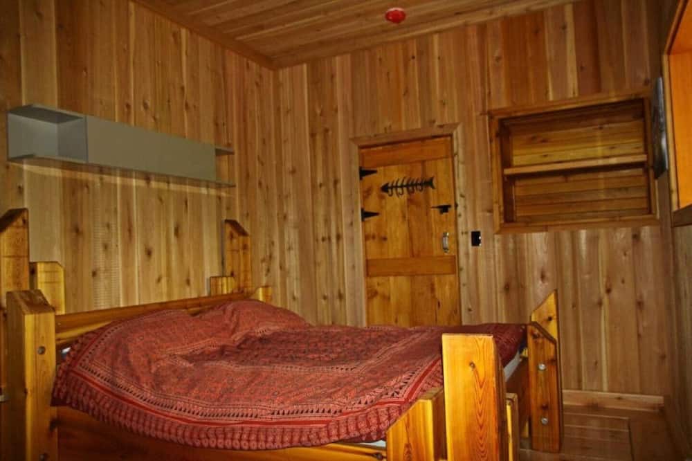 Photo of Bedroom in Moricetown