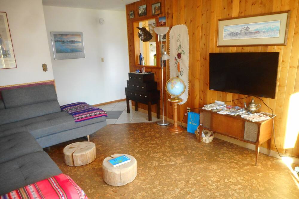 Photo of Livingroom in Whitehorse