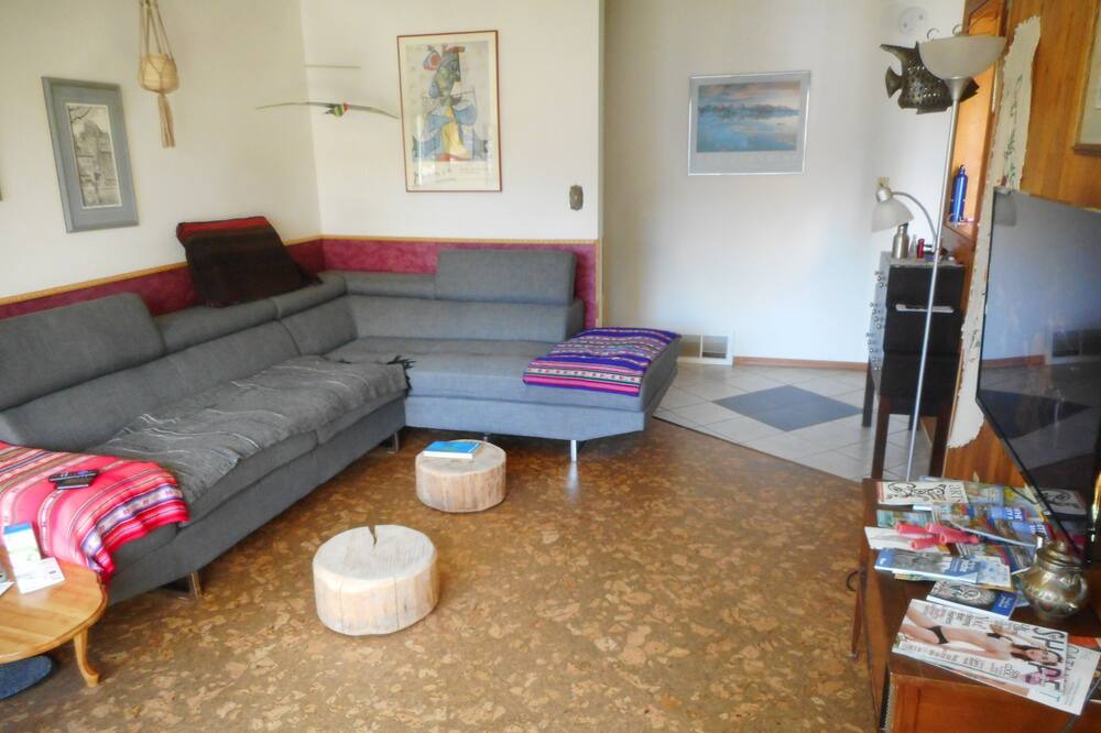 Photo of Livingroom in Whitehorse