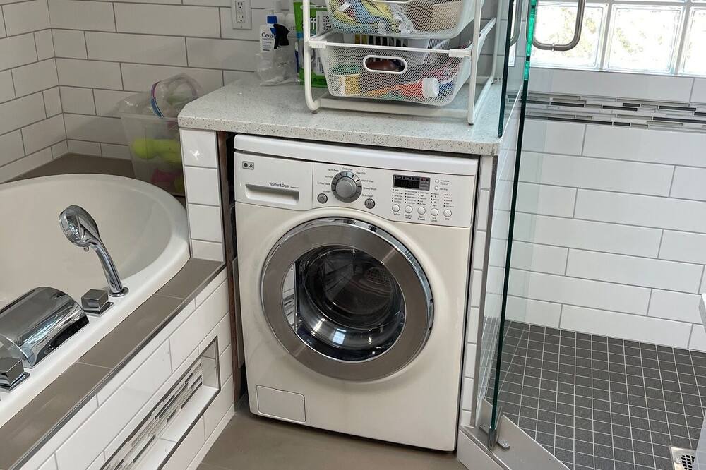 Photo of Bathroom in Hillhurst