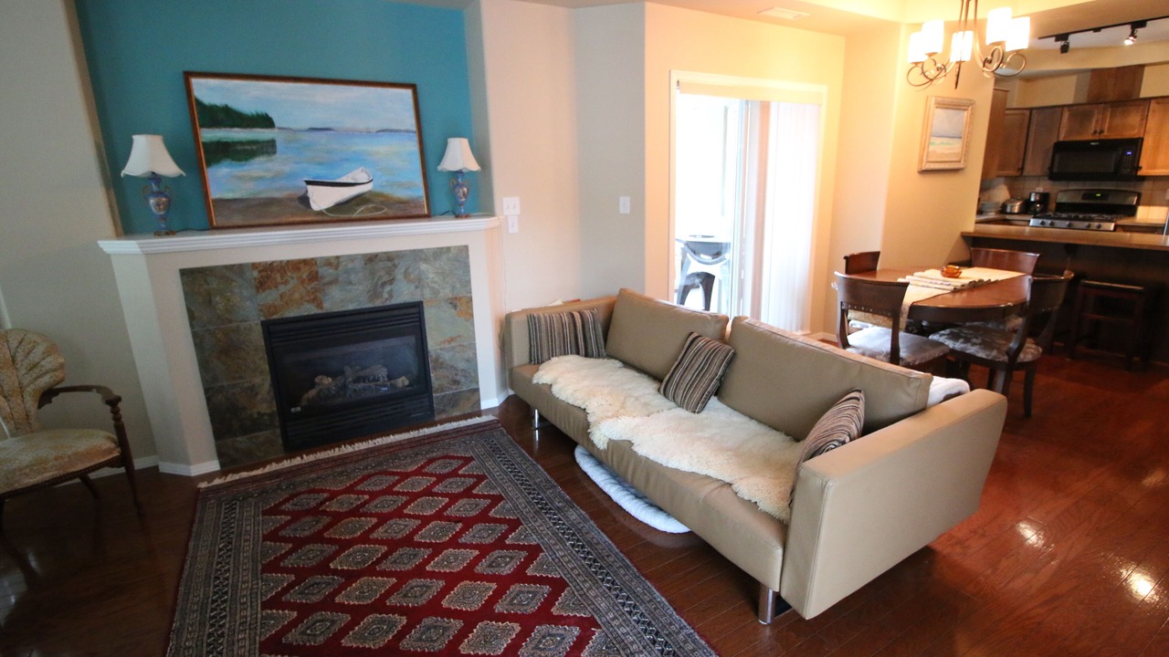 Photo of Livingroom in Kelowna Central Business District